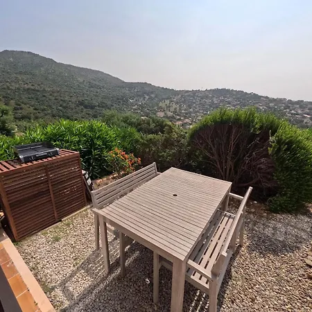 Charming Sea View In Bormes-les-Mimosas
